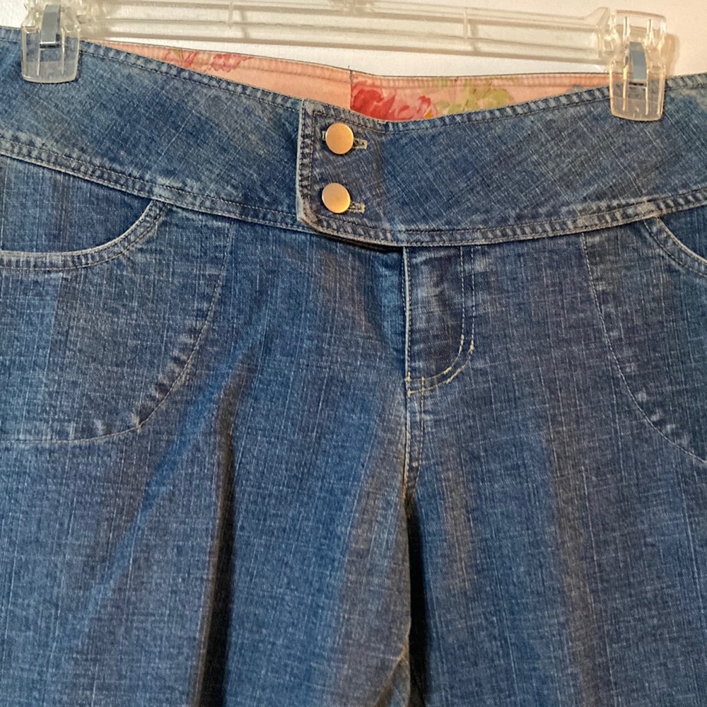 Gotcha Covered Jean Capris.  Size 14.  NWT.